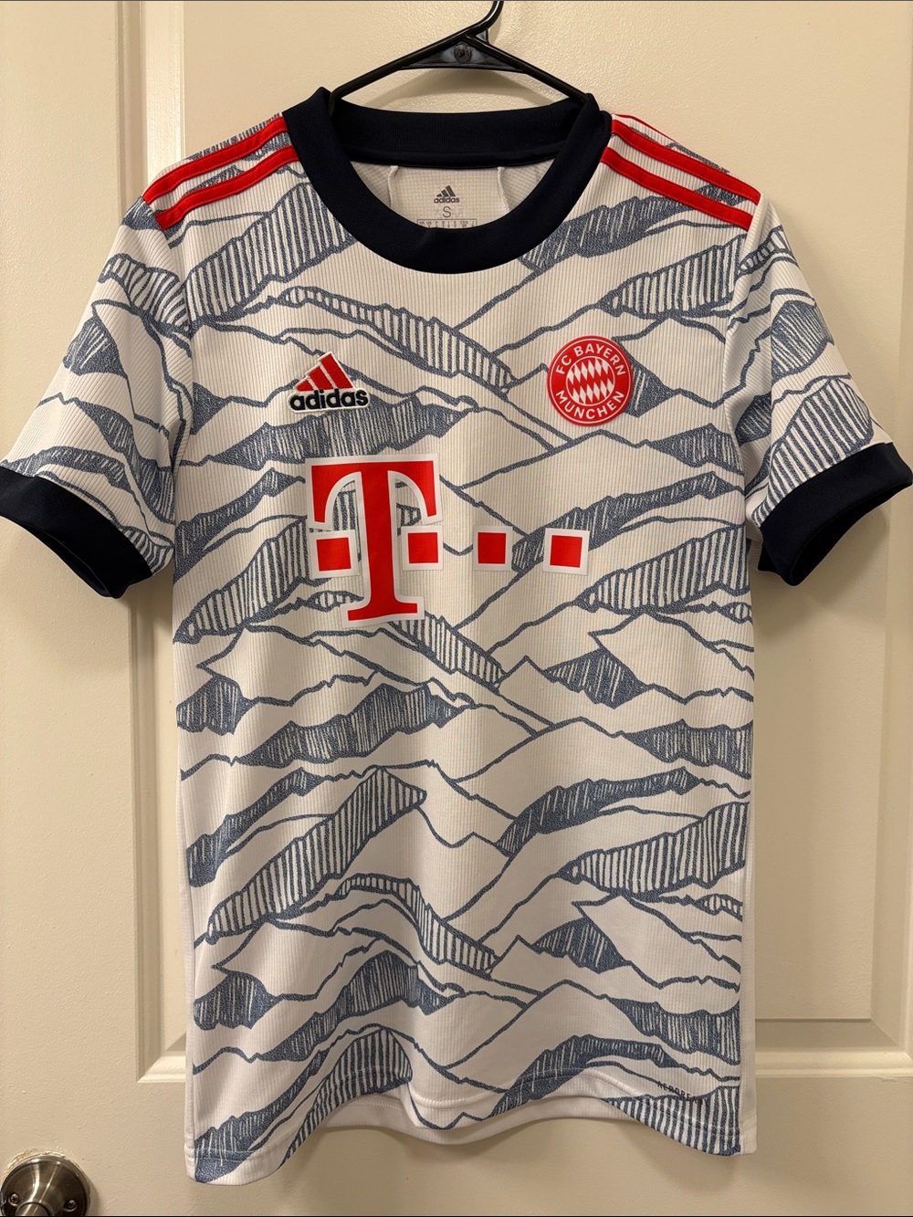 Adidas 2021-22 Bayern Munich Third Jersey